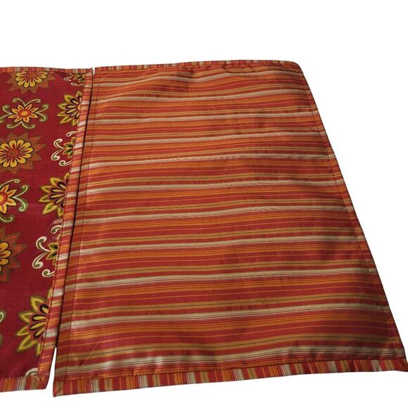 Pier 1 Estrella Set of 4 Reversible Rectangular Placemats | 18.75 x 12.5 in - Picture 5 of 12